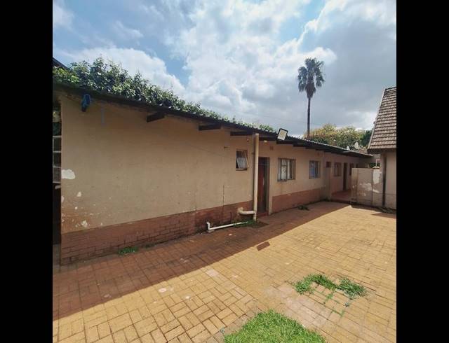 3 BEDROOM HOUSE FOR SALE IN RHODESFIELD